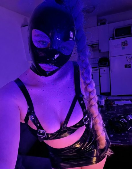 latextam schauspielerin kunst galerie