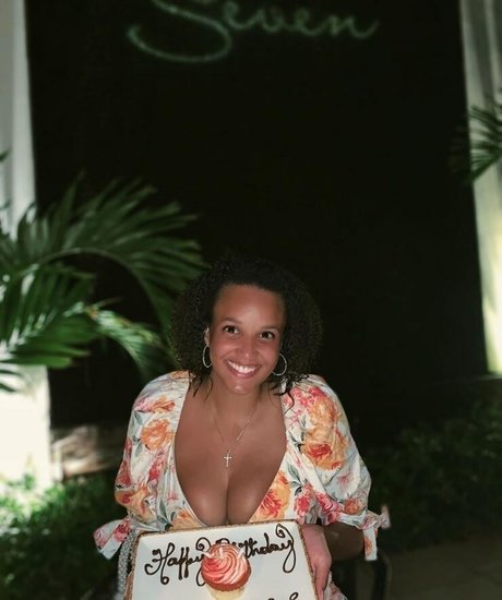 Ashley Nicole Williams xxx nackte galerien