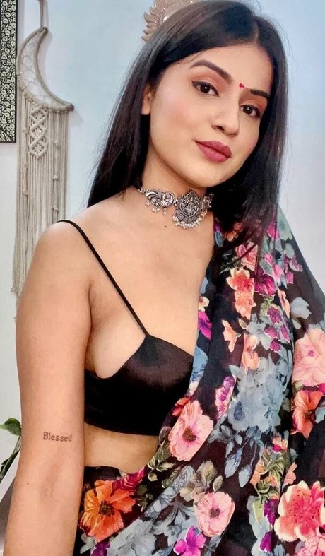 Nidhi Chaudhary heiße kostenlose archiv