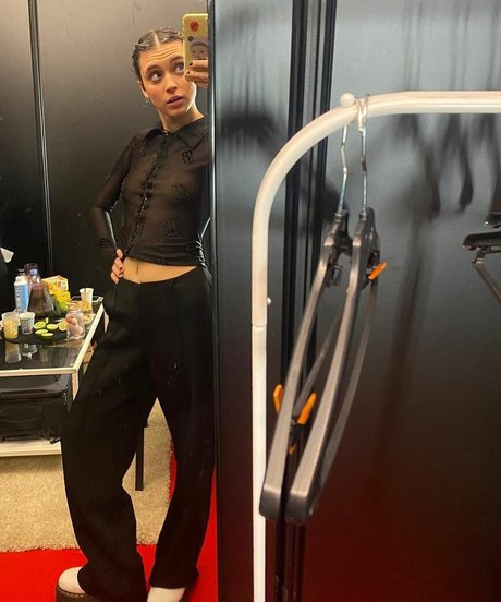 Claire Pommet xxx nackten fotos