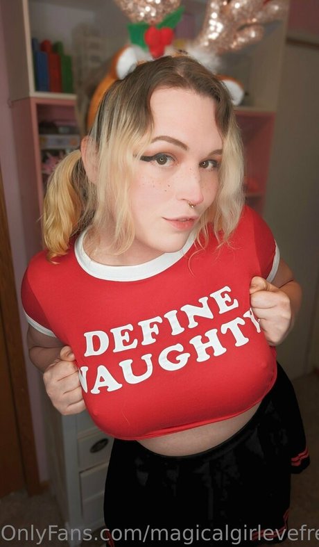 magicalgirlevefree schauspielerin sexy bilder