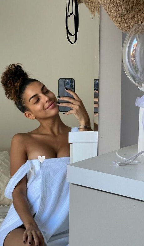 Zoe Bayona sexy hd foto