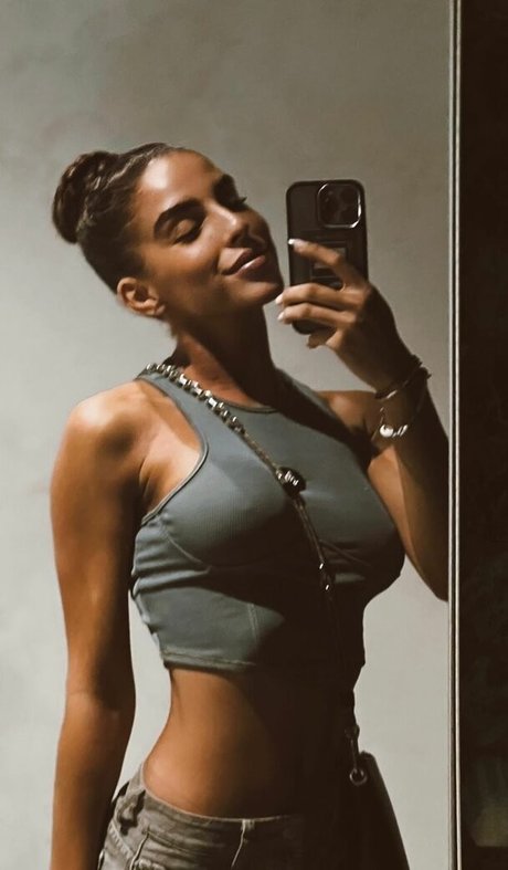 Zoe Bayona perfekte sexy bilder