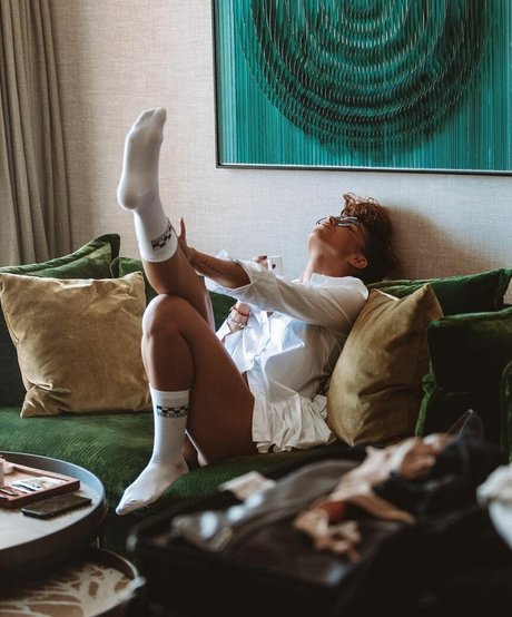 18 teen onlyfans nackt hübsche bilder