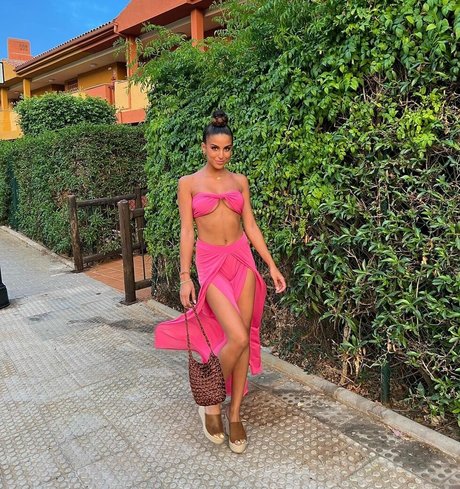 Zoe Bayona nacktheit schöne bilder