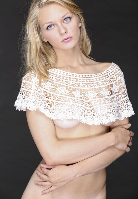 Alli Rae xxx akt foto