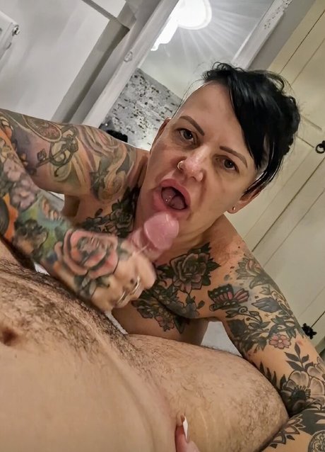 Louise Brereton kostenlose nackten bild