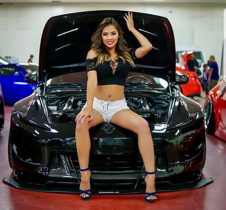 Tiffany Tran top nacktheit bild