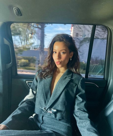 Izabella Alvarez hübsche hd galerien