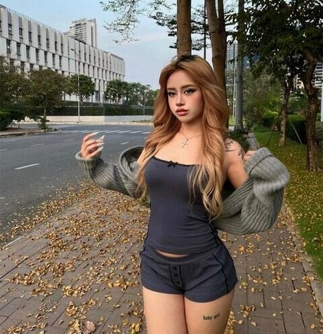 quitmell xxx kunst galerie