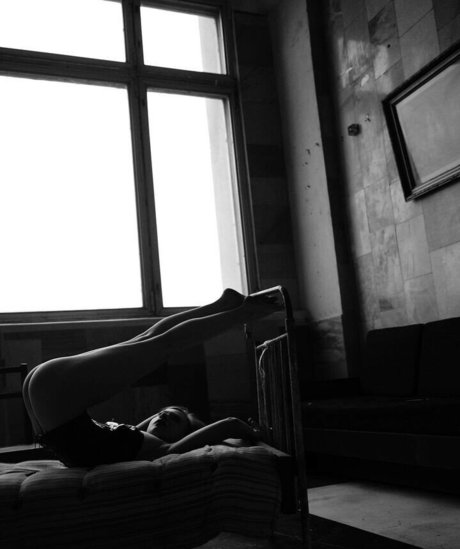 Annie Kinshova erotische sexy fotos