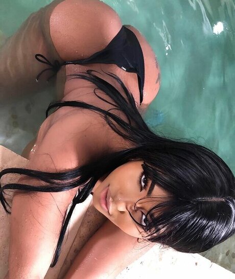 Thayana Babyy nackt porno bild