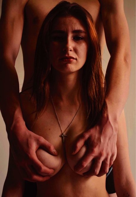 Emily Ostafew xxx exklusive bild