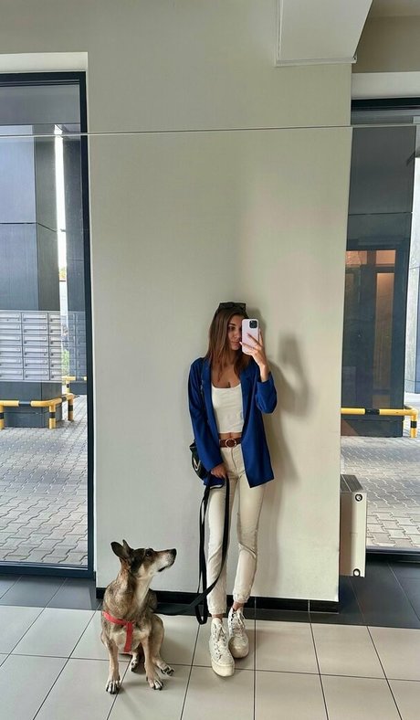 aliss foxy top akt bild