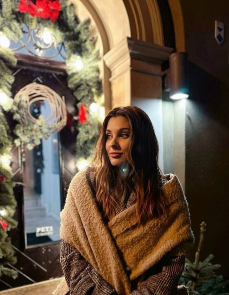 aliss foxy hübsche nackte galerien