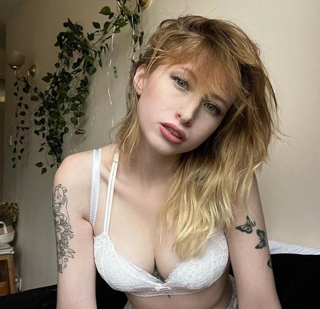 Konstigo pornostar nackte fotos