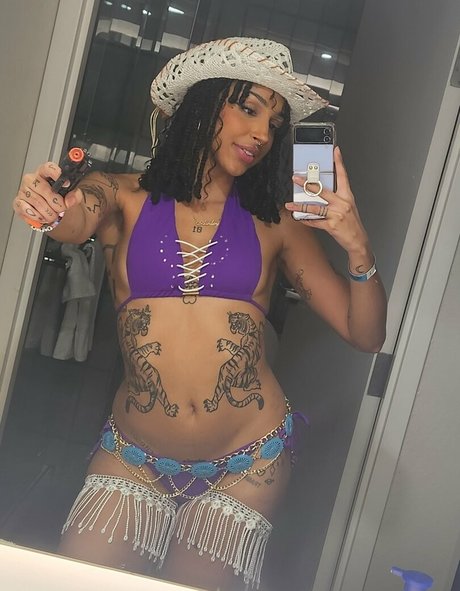 Juliet Cascaii kunst nackte bilder