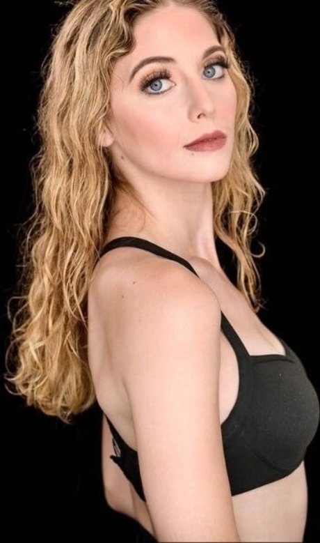 AlexandraQnin pornostar nackte foto