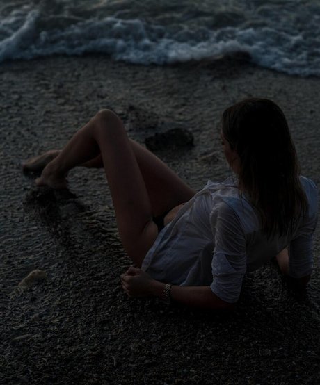 Agam Azulay model erwachsene bild