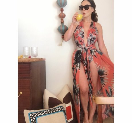 Lindsay Price exklusive akt bild