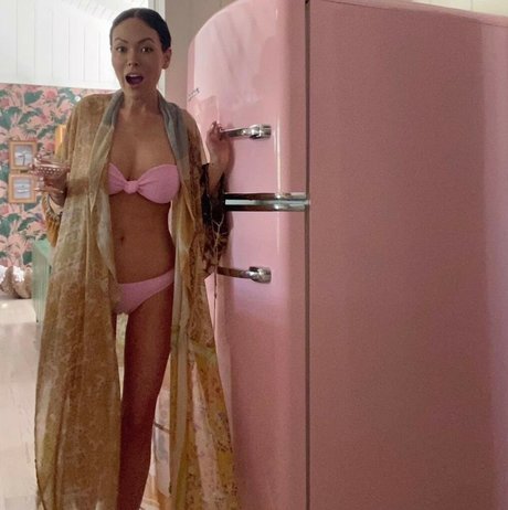 Lindsay Price erwachsene nette galerie