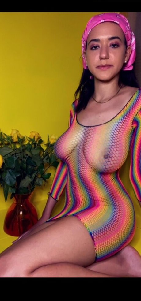 Elizabeth Danu sexy freie bild