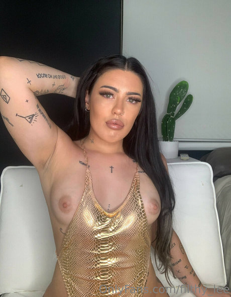 kurviger star onlyfans nacktheit erwachsene archiv