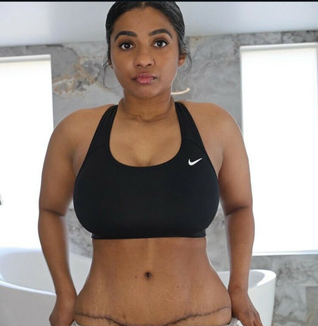 MzKora porno sexy bild