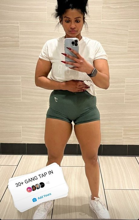 MzKora nacktheit pornostar fotos