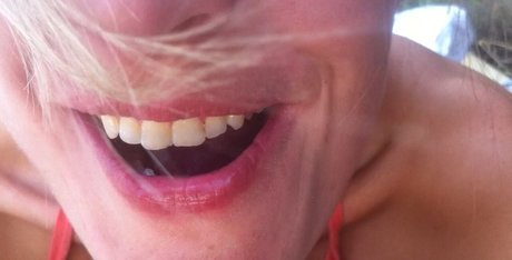 Laura Bach porno schöne galerien