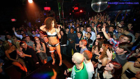 Abbi Tarr model nackte galerien