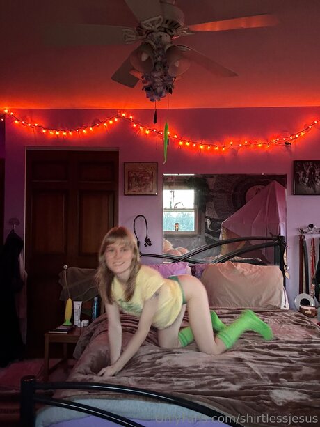 ShirtlessJesus heiße akt bilder