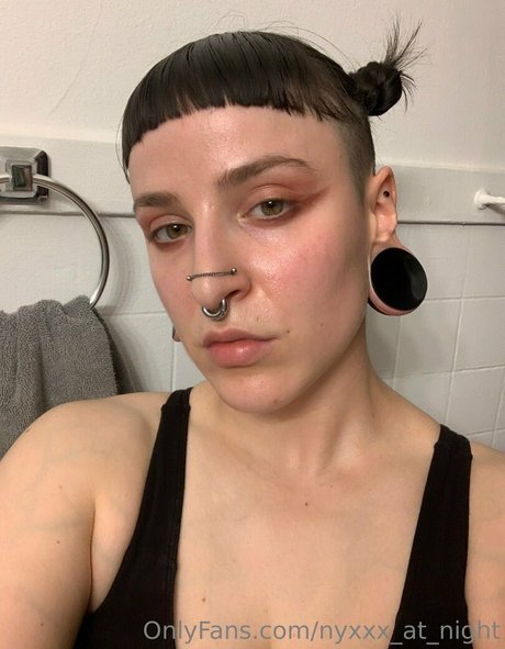 nyxxx at night nacktheit sexy foto