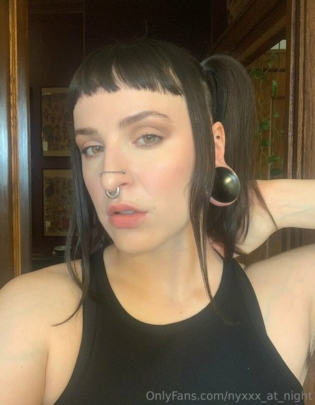 nyxxx at night heiße sexy foto