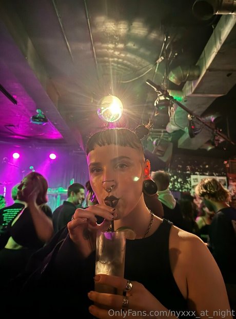 nyxxx at night hübsche sex archiv