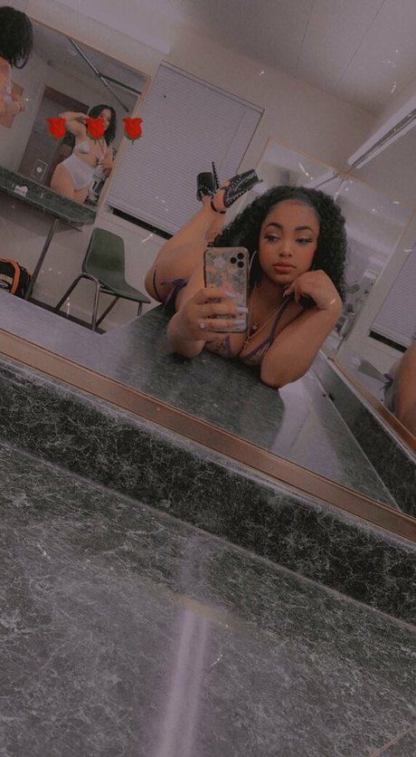 theedommee model erotische fotos