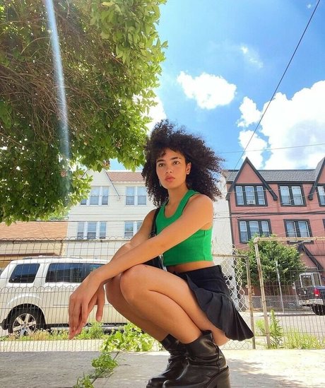 Teo Marcella model akt bild