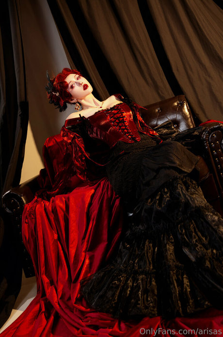 Arisa S nacktheit hübsche archiv