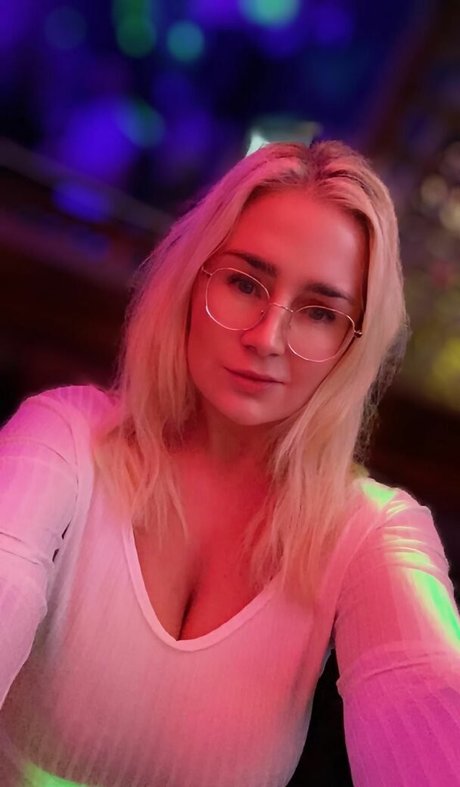 Jessie HH perfekte nacktheit bild