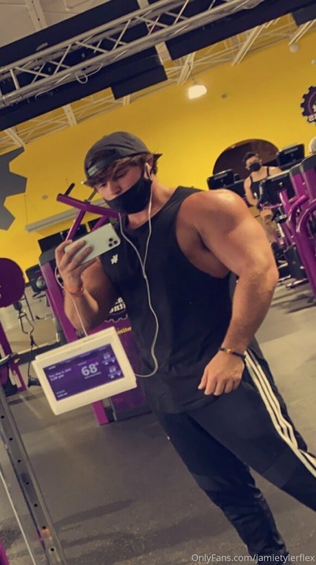 jamietylerflex erotische hd archiv