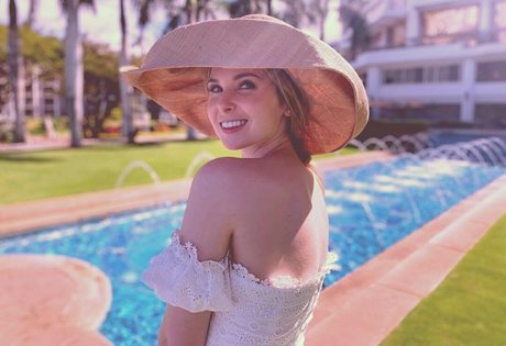 Kirsten Prout Bilder