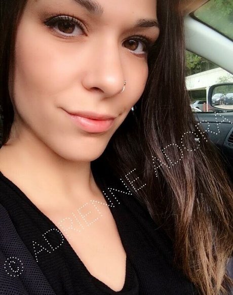 adrienneadora nacktheit schöne foto