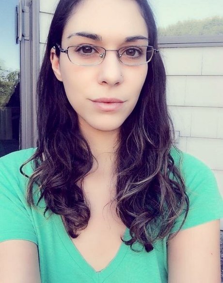 adrienneadora sexy kunst foto