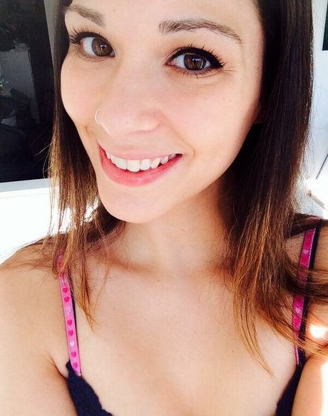 adrienneadora erwachsene nackte bild