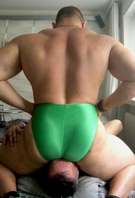 muscle submission pornographische pornostar foto