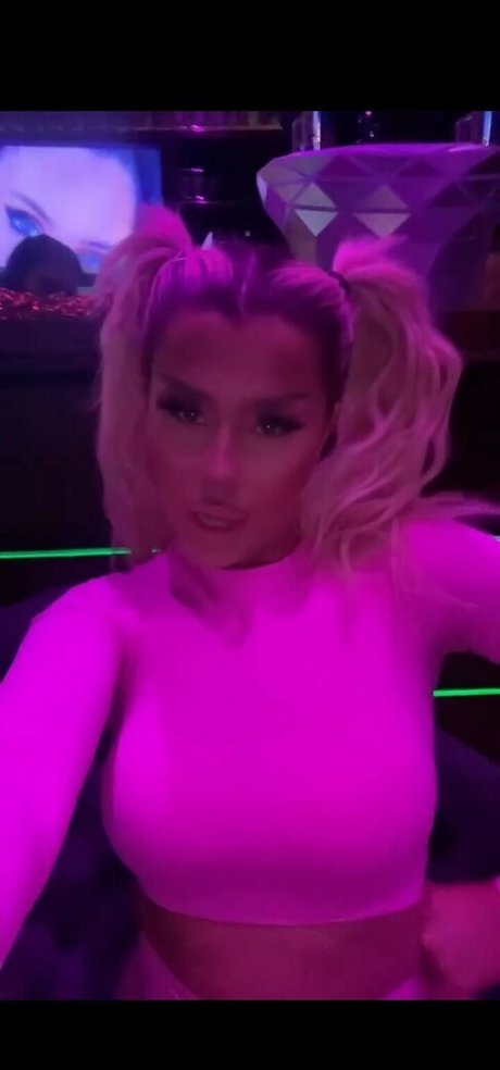 Viki Mitrovic top porno foto