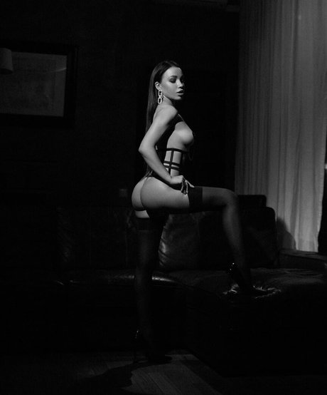 Eleonora Nedova heiße perfekte bild