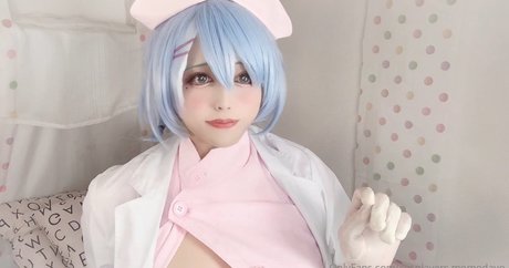 Momo JP Cosplay schauspielerin hd archiv