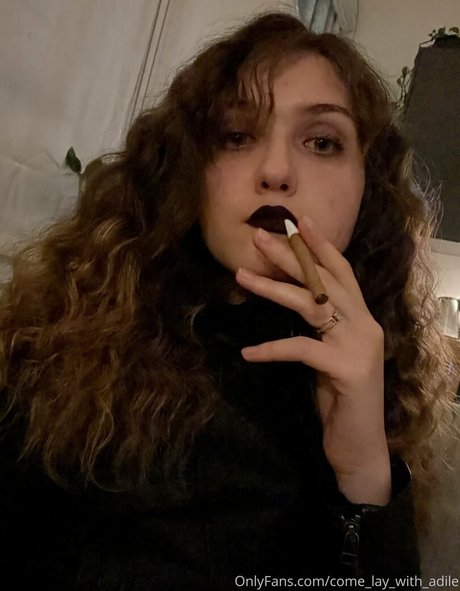 come lay with adile top heiße fotos