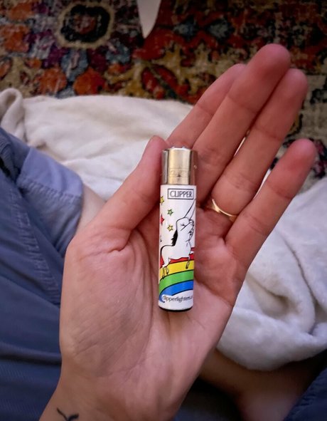 come lay with adile nackt porno bild